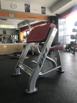 BH FITNESS KLOP SEATED SCOTT CURL